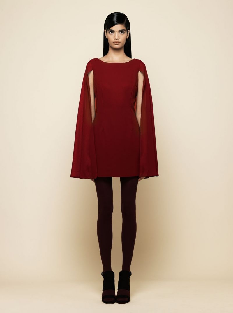 vestido de fiesta corto azul klien con capa